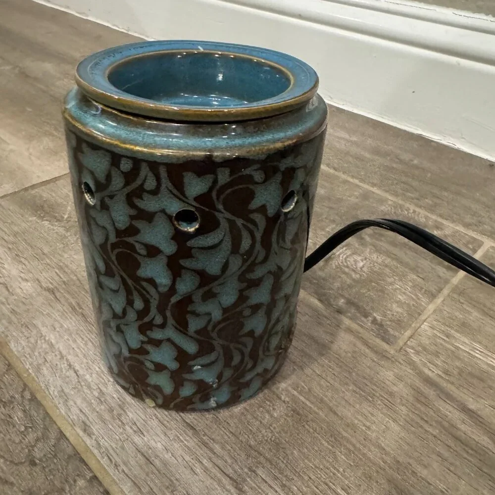 🕯️ Authentic Scentsy Handcrafted Ceramic Electric Wax Warmer‎